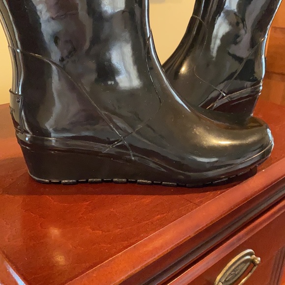Michael Kors Wedge Rain Boot Size 7 - Picture 3 of 9